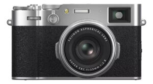 Câmera Fujifilm X100VI Mirrorless 40.2MP, Vídeo 6.2K, Lente Fixa 23mm f/2 – Cor Prata